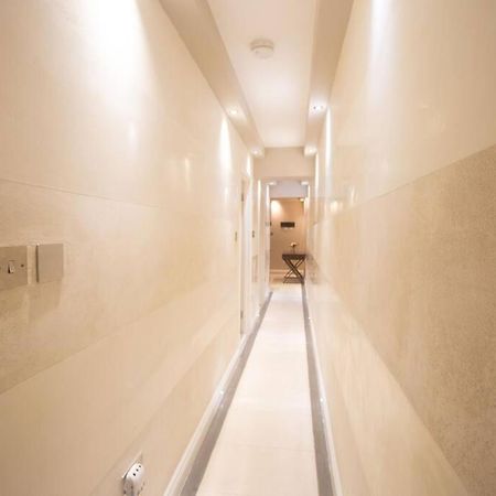 Oikoshomes Three Bedroom Flat In ลอนดอน ภายนอก รูปภาพ