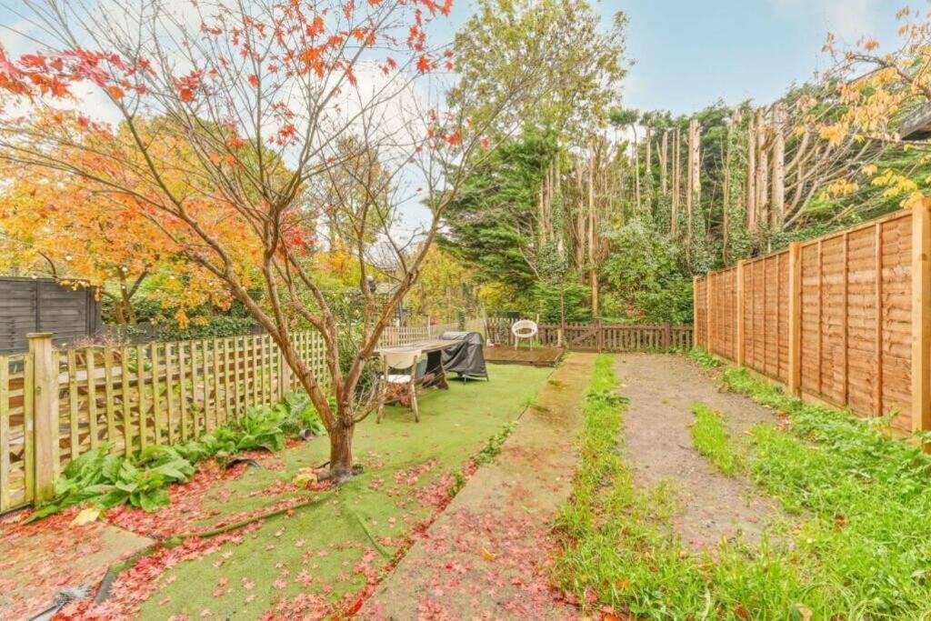Oikoshomes Three Bedroom Flat In ลอนดอน ภายนอก รูปภาพ